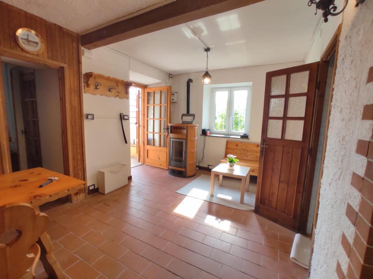 Appartamento Con Giardino Privato. Rubiana Bagian luar foto