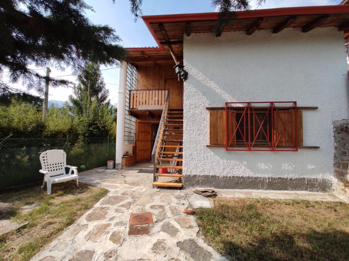 Appartamento Con Giardino Privato. Rubiana Bagian luar foto